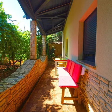 Apartment Fuer 2 Personen Ca 23 Qm In Stinjan, Istrien Istrische Riviera *